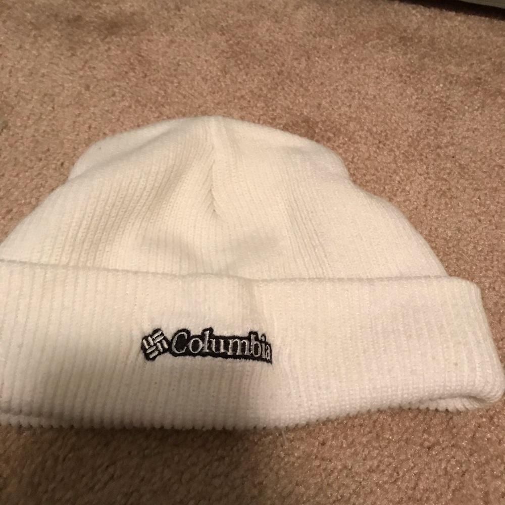 Women’s Columbia winter hat